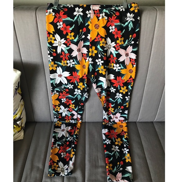 Nike Pants - NIKE Floral Leggings sz LG TALL